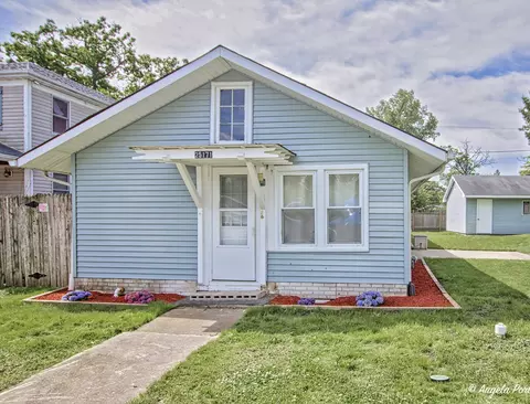25171 W Linden Ln, Antioch, IL 60002