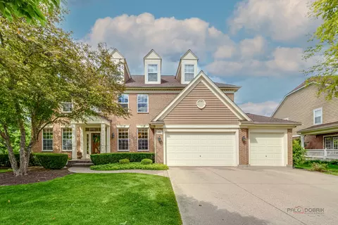 221 Camargo Ct, Vernon Hills, IL 60061