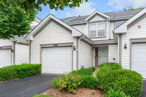 600 Jennifer Cir, Mundelein, IL 60060