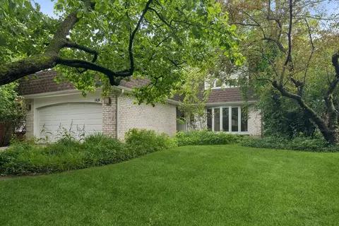 1620 Robin Hood Pl, Highland Park, IL 60035