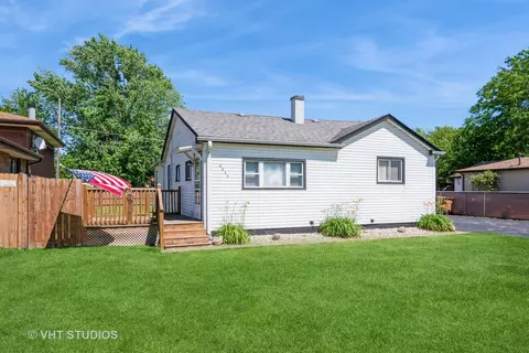8935 S Major Ave, Oak Lawn, IL 60453