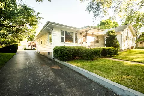 118 W 10th St, Dixon, IL 61021