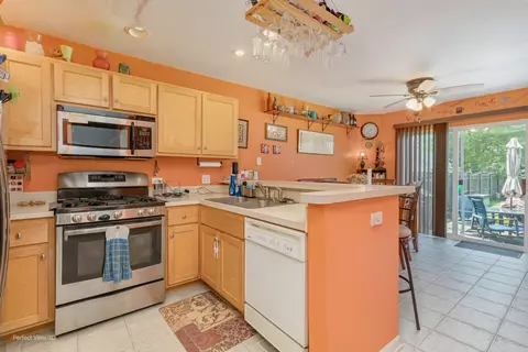 Kitchen - 175 Kevin Dr, Diamond, IL 60416 photo 2 of 2