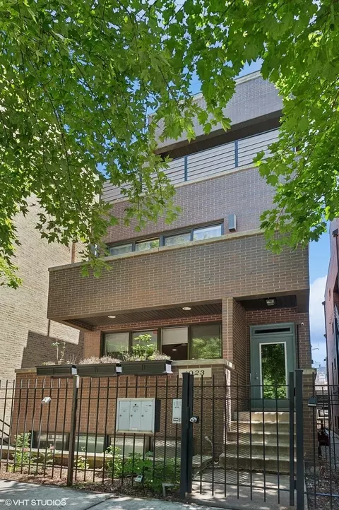 1023 N Marshfield Ave #C, Chicago, IL 60622