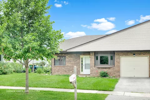 10 Helen Ct, Streamwood, IL 60107