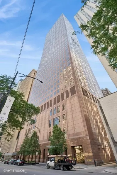 161 E Chicago Ave #37H, Chicago, IL 60611