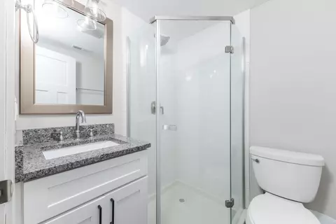 Bath - 7 Juniper Ct, Putnam, IL 61560 photo 1 of 3