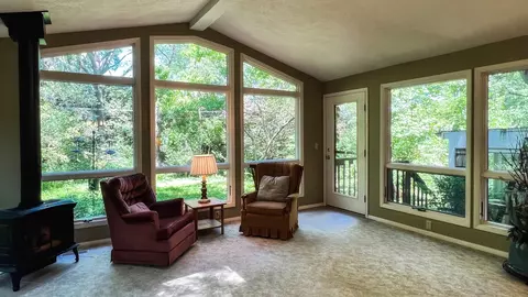 Living - 21 Knollcrest Ct, Normal, IL 61761 photo 5 of 7