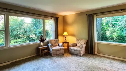 Living - 21 Knollcrest Ct, Normal, IL 61761 photo 2 of 7