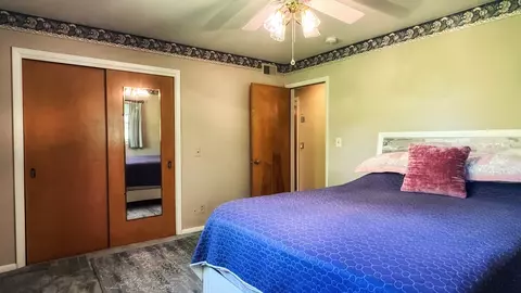 Bedroom - 21 Knollcrest Ct, Normal, IL 61761 photo 4 of 8