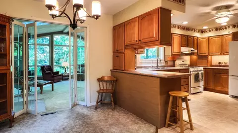 Kitchen - 21 Knollcrest Ct, Normal, IL 61761 photo 1 of 11