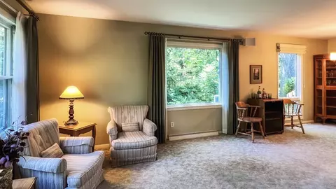 Living - 21 Knollcrest Ct, Normal, IL 61761 photo 3 of 7