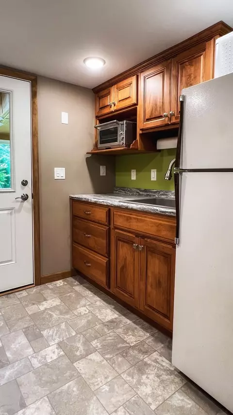 Kitchen - 21 Knollcrest Ct, Normal, IL 61761 photo 11 of 11