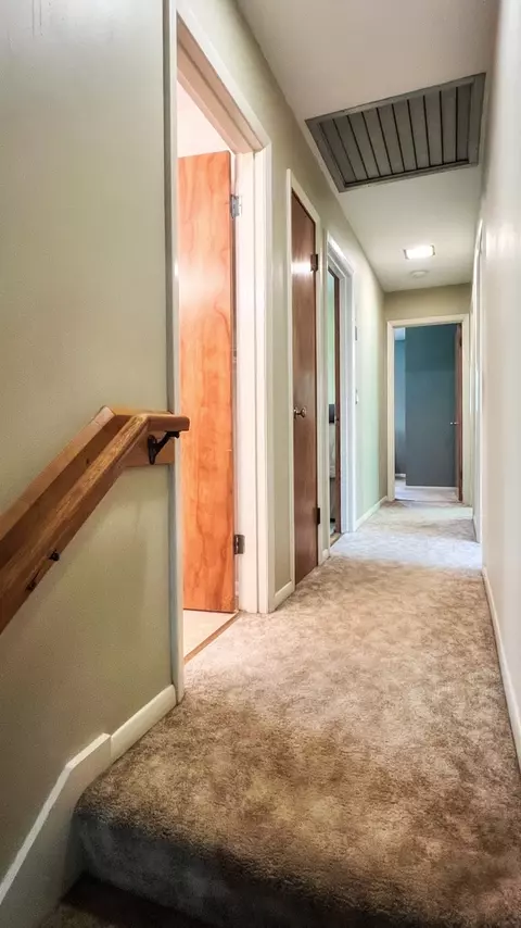 Entry Way - 21 Knollcrest Ct, Normal, IL 61761 photo 7 of 7