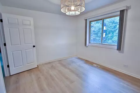 Bedroom - 239 W Country Dr, Bartlett, IL 60103 photo 1 of 4