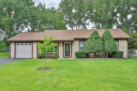 Exterior - 239 W Country Dr, Bartlett, IL 60103 photo 2 of 3