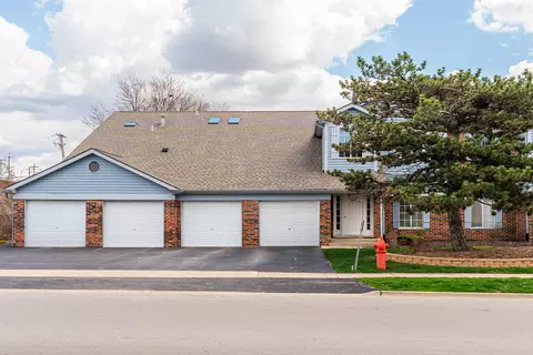 1451 Fairlane Dr #1, Schaumburg, IL 60193
