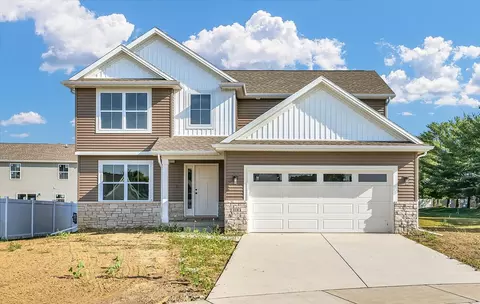 216 Red Bud Dr, Mahomet, IL 61853