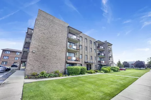 7945 S Oketo Ave #404, Bridgeview, IL 60455