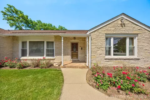706 S Gables Blvd, Wheaton, IL 60189 photo 3
