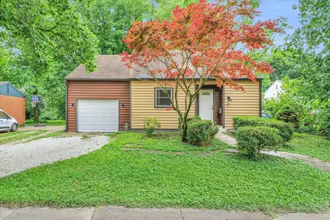 307 Hessel Blvd, Champaign, IL 61820
