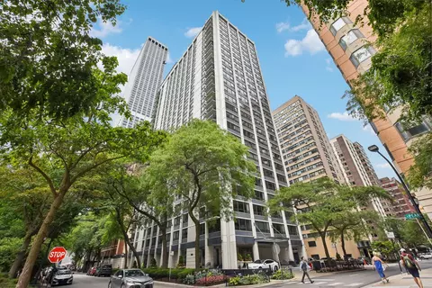 222 E Pearson St #1808, Chicago, IL 60611