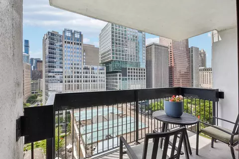Exterior - 222 E Pearson St #1808, Chicago, IL 60611 photo 2 of 3