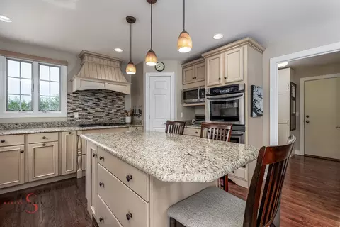 Kitchen - 3067 E 1825th Rd, Ottawa, IL 61350 photo 2 of 3