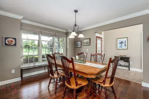 Dining - 3067 E 1825th Rd, Ottawa, IL 61350 photo 2 of 2