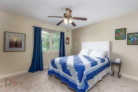 Bedroom - 3067 E 1825th Rd, Ottawa, IL 61350 photo 3 of 6