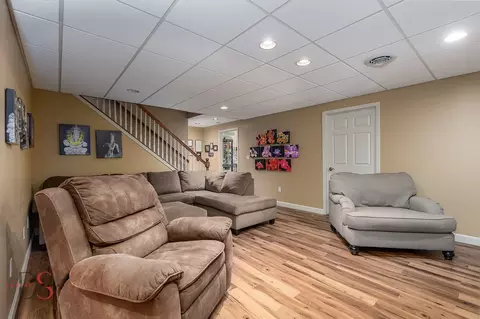Living - 3067 E 1825th Rd, Ottawa, IL 61350 photo 3 of 3