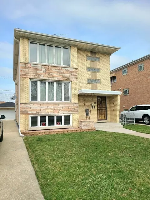 5824 W 79th St, Burbank, IL 60459