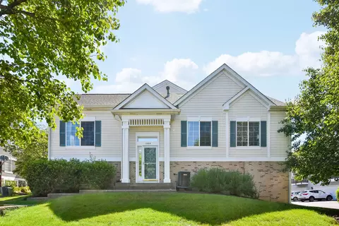 116 Enclave Cir #A, Bolingbrook, IL 60440