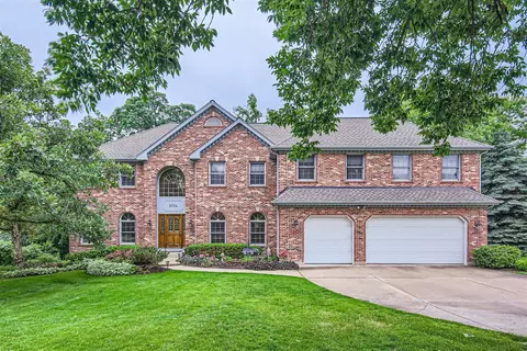 8734 Carlisle Ct, Darien, IL 60561