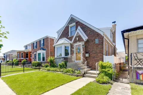 3752 N Pontiac Ave, Chicago, IL 60634
