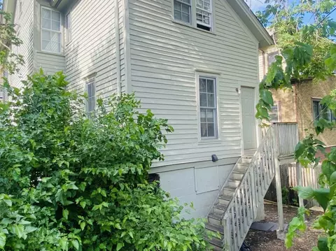 305 E Chicago St, Elgin, IL 60120 photo 2