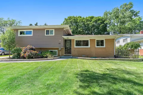 512 S 5th St, West Dundee, IL 60118