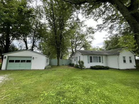 728 S Pine St, New Lenox, IL 60451