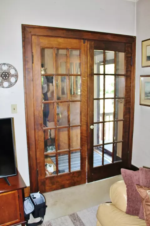 Entry Way - 454 West Ave, Morris, IL 60450 photo 1 of 2