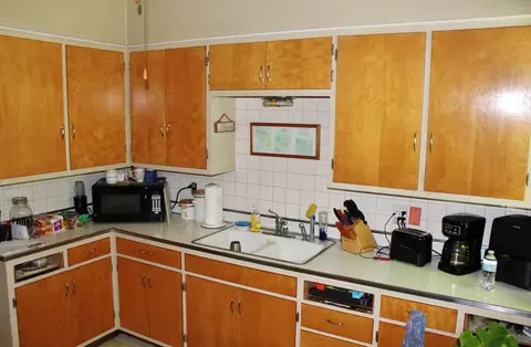 Kitchen - 454 West Ave, Morris, IL 60450 photo 2 of 2