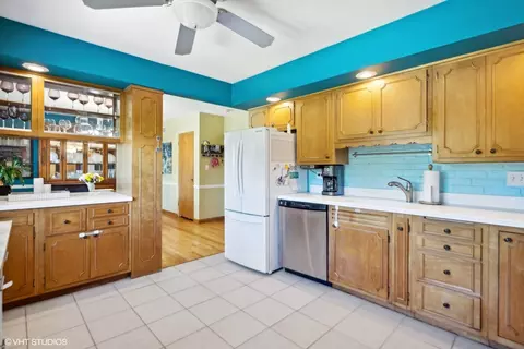 250 E Harrison Rd, Lombard, IL 60148 photo 14