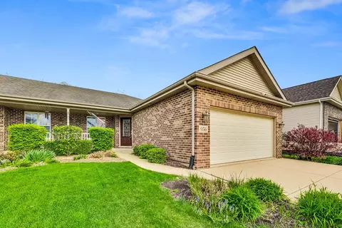 956 Arrowhead Dr, Elwood, IL 60421
