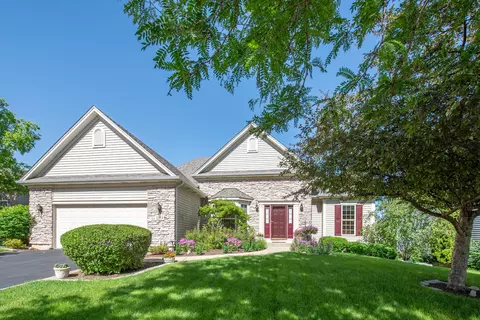 1353 Oak Ridge Ln, Montgomery, IL 60538