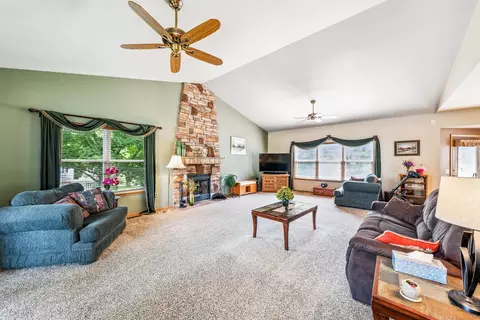 1287 Deerpath Cir, Aurora, IL 60506 photo 2