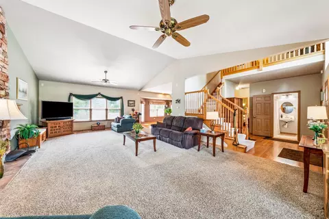 1287 Deerpath Cir, Aurora, IL 60506 photo 4