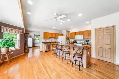 1287 Deerpath Cir, Aurora, IL 60506 photo 8
