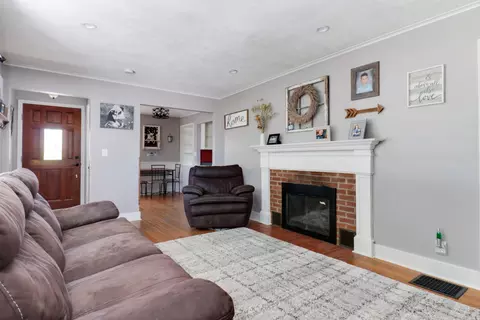 Living - 207 E Park St, Danvers, IL 61732 photo 2 of 3