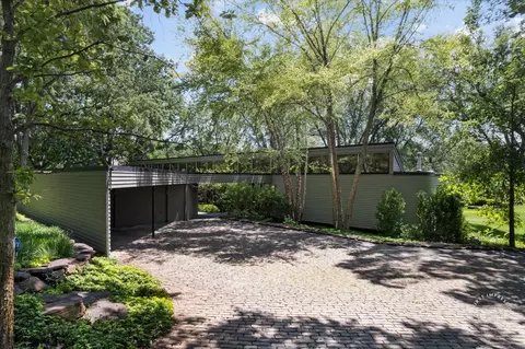 363 S Bateman Cir # F, Barrington, IL 60010