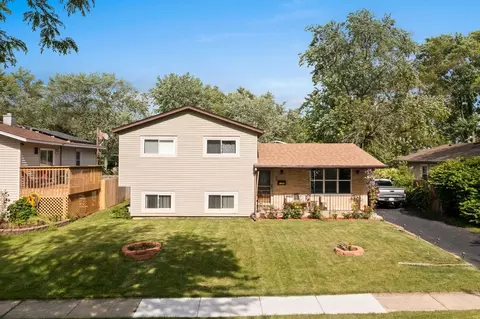 1363 Leslie Ln, Glendale Heights, IL 60139