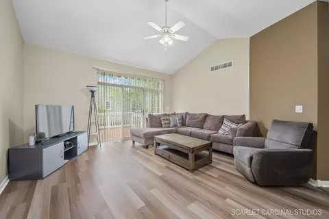 1609 Captiva Dr, Aurora, IL 60504 photo 2
